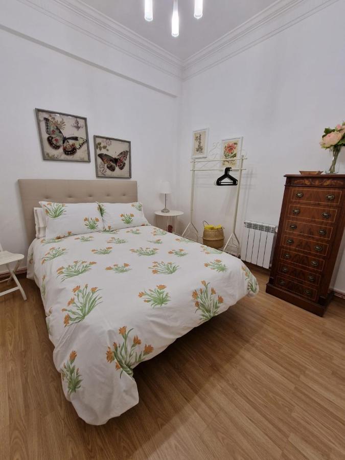 Appartamento Amplio y céntrico piso con patio. La Coruña Esterno foto