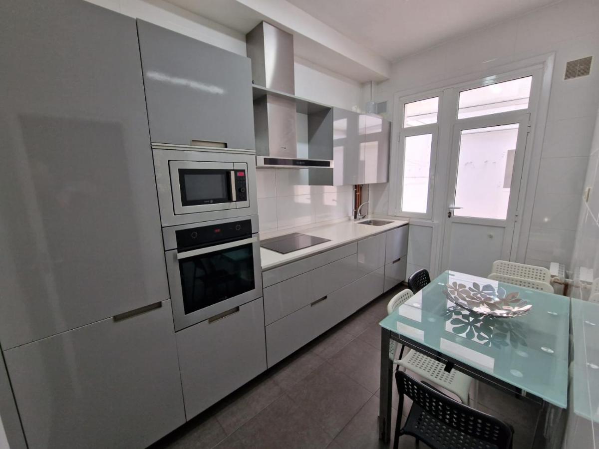 Appartamento Amplio y céntrico piso con patio. La Coruña Esterno foto